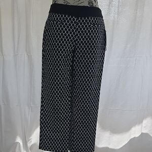 Apt. 9 Black and White Patterned Capris